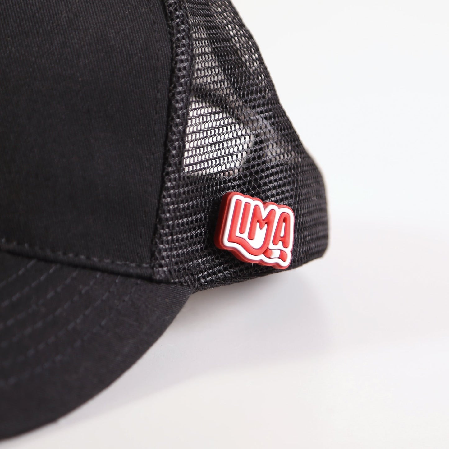 Gorra Cuy paz y amor negro malla