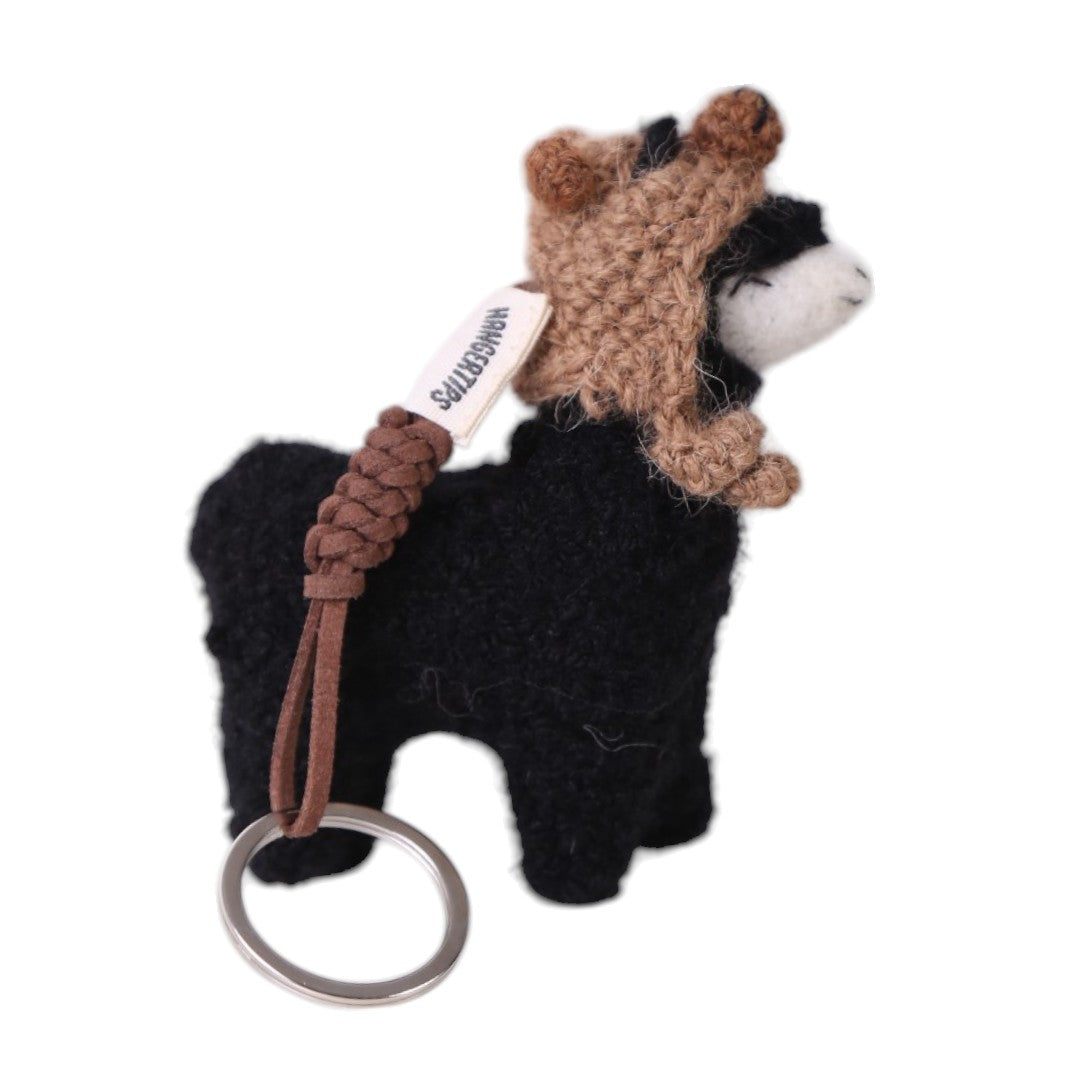 Llavero alpaca Kusi con gorro de capibara